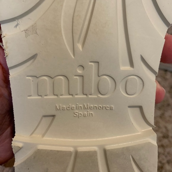 Leather slip on shoes similar to Pons. - Picture 4 of 4